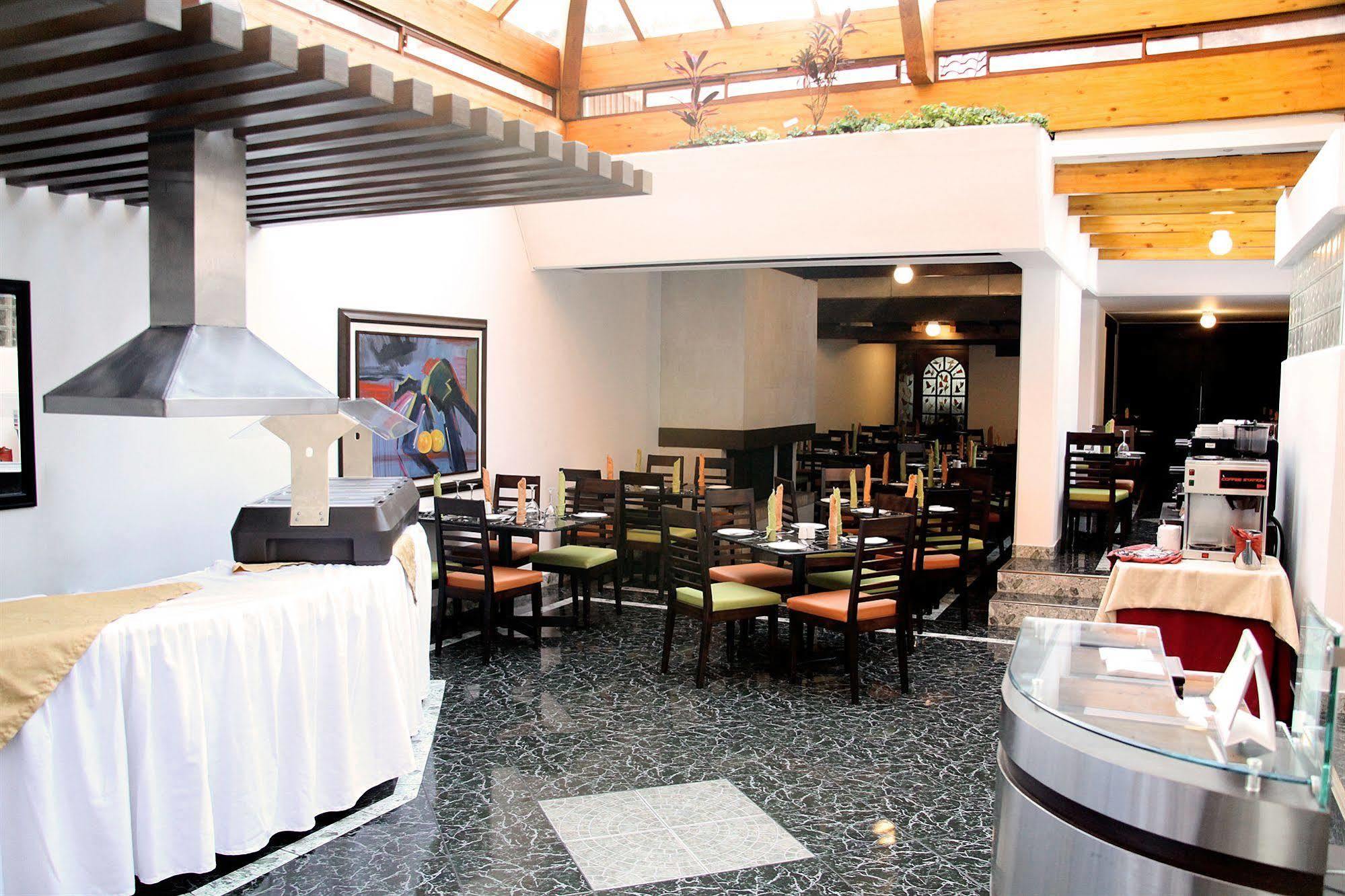 Hotel Dann Norte Bogotá Restaurant bilde